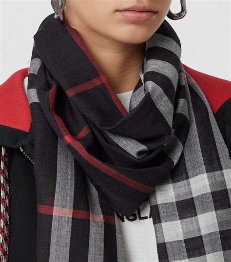 seidentuch burberry|Burberry check wool scarf.